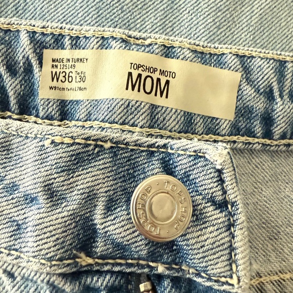 NWT Top Shop Moto mom Light Blue Denim Jeans with embroidered detail - Picture 5 of 12